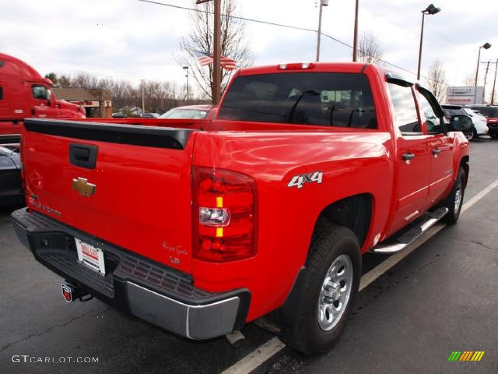 2011 Silverado 1500 LS Crew Cab 4x4 - Victory Red / Dark Titanium photo #3