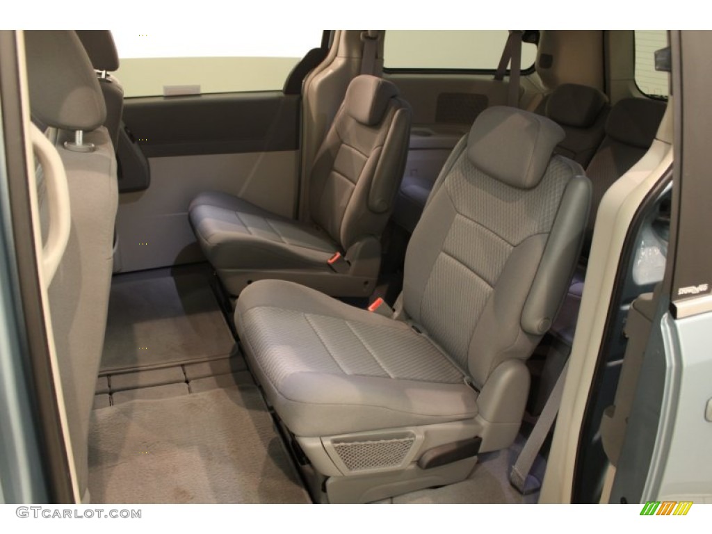 Medium Pebble Beige/Cream Interior 2010 Chrysler Town & Country Touring Photo #78758075