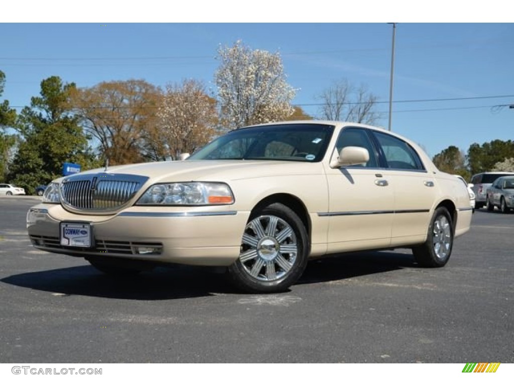 2003 Town Car Cartier - Ivory Parchment Tri Coat / Medium Dark Parchment/Light Parchment photo #1