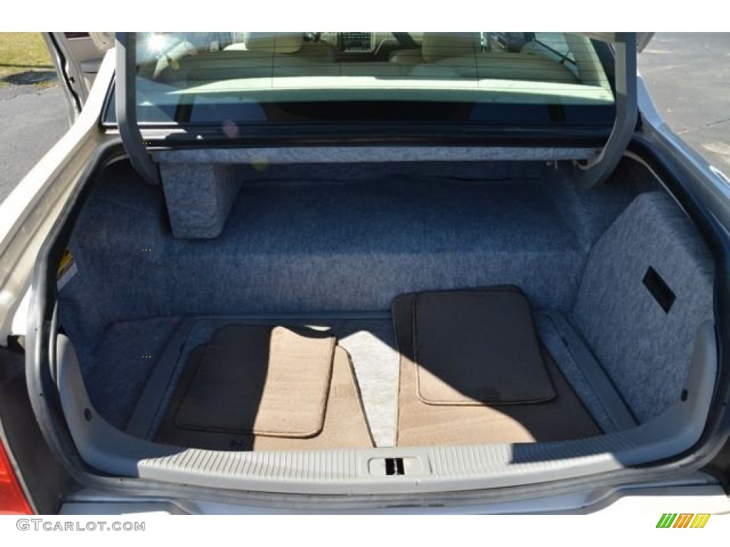 2003 Lincoln Town Car Cartier Trunk Photo #78759104