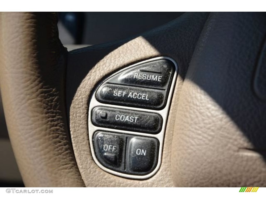 2003 Lincoln Town Car Cartier Controls Photo #78759171