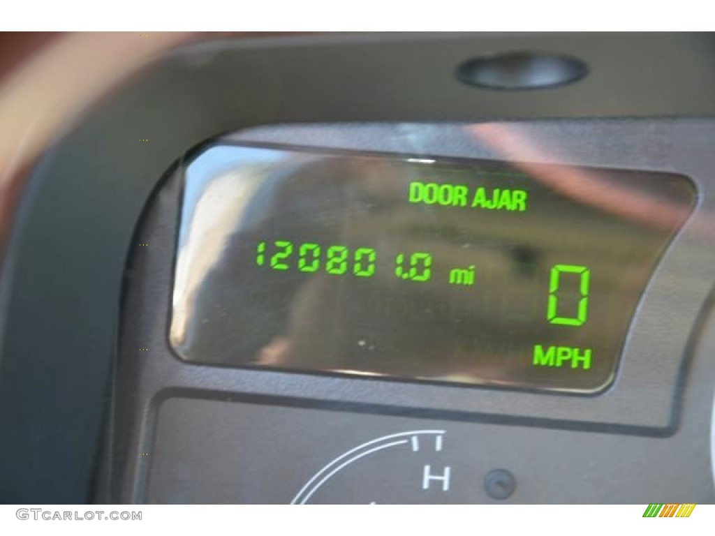 2003 Town Car Cartier - Ivory Parchment Tri Coat / Medium Dark Parchment/Light Parchment photo #27