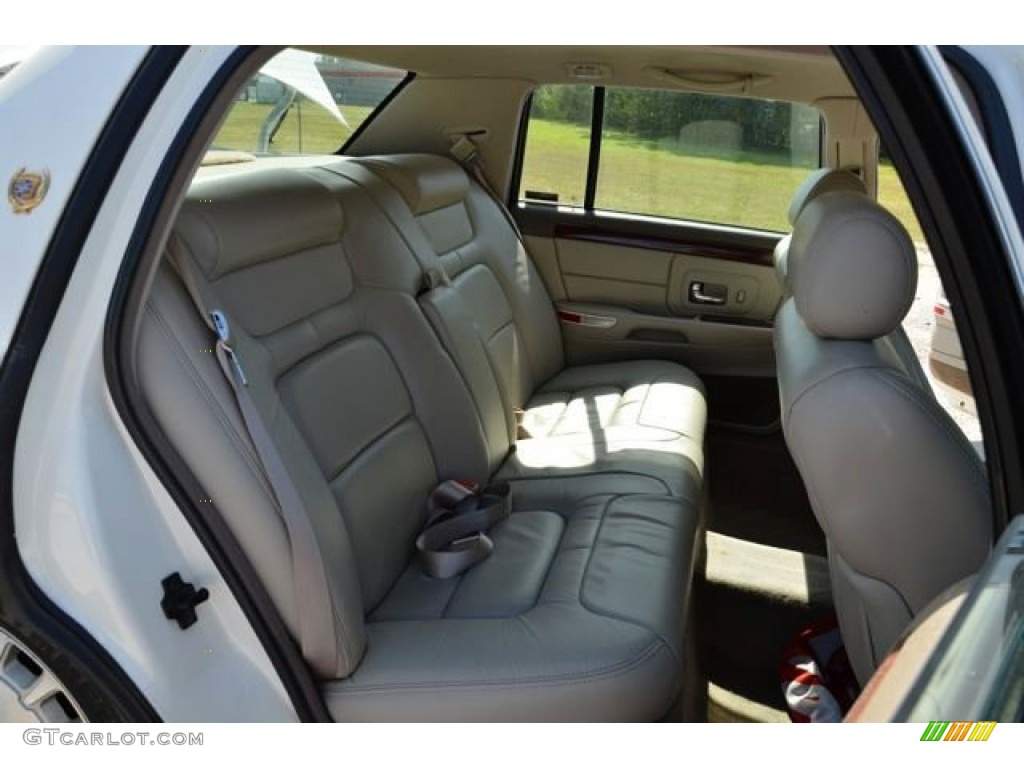 1998 DeVille Sedan - White / Shale photo #17