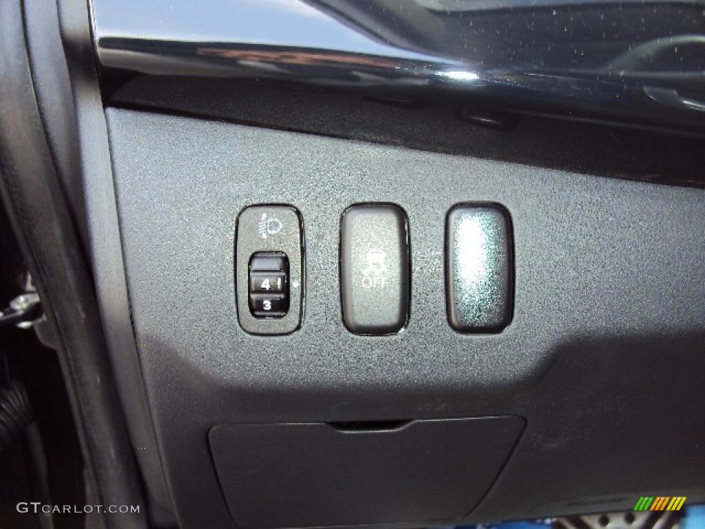 2012 Mitsubishi Lancer Evolution MR Controls Photo #78763196