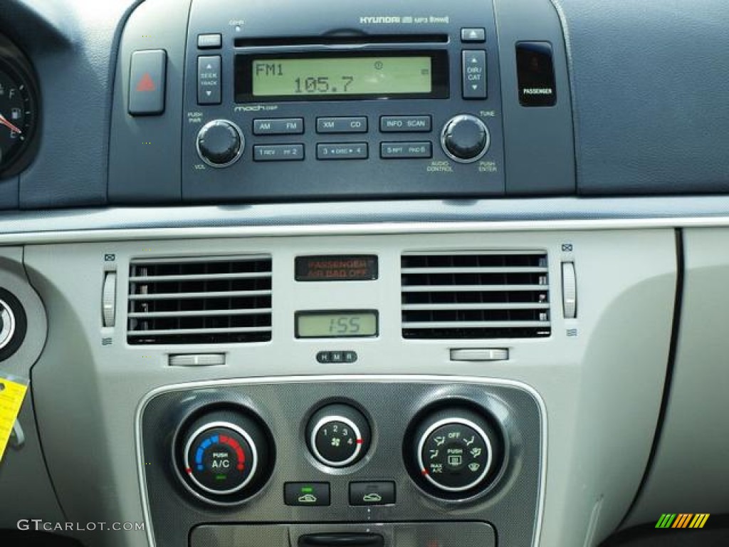2008 Hyundai Sonata SE V6 Controls Photo #78765587
