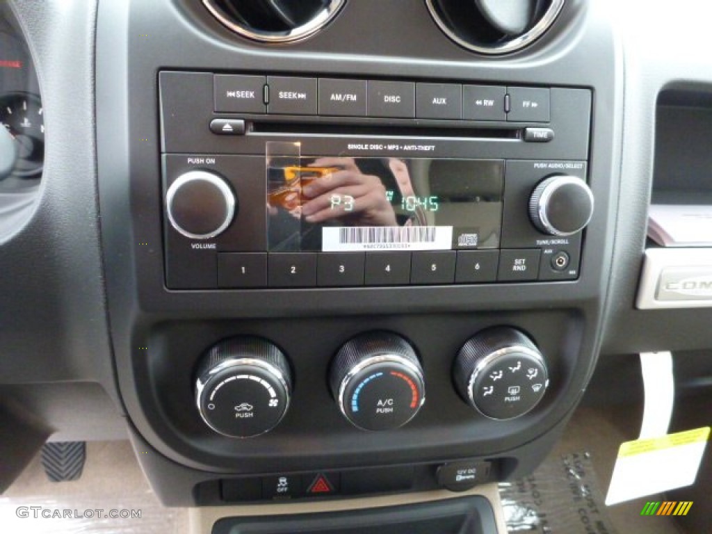 2014 Jeep Compass Sport 4x4 Controls Photo #78767110