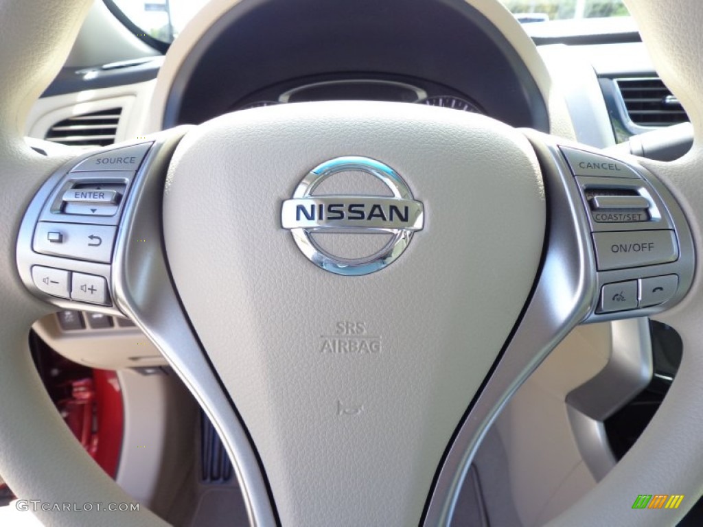 2013 Nissan Altima 2.5 S Controls Photos