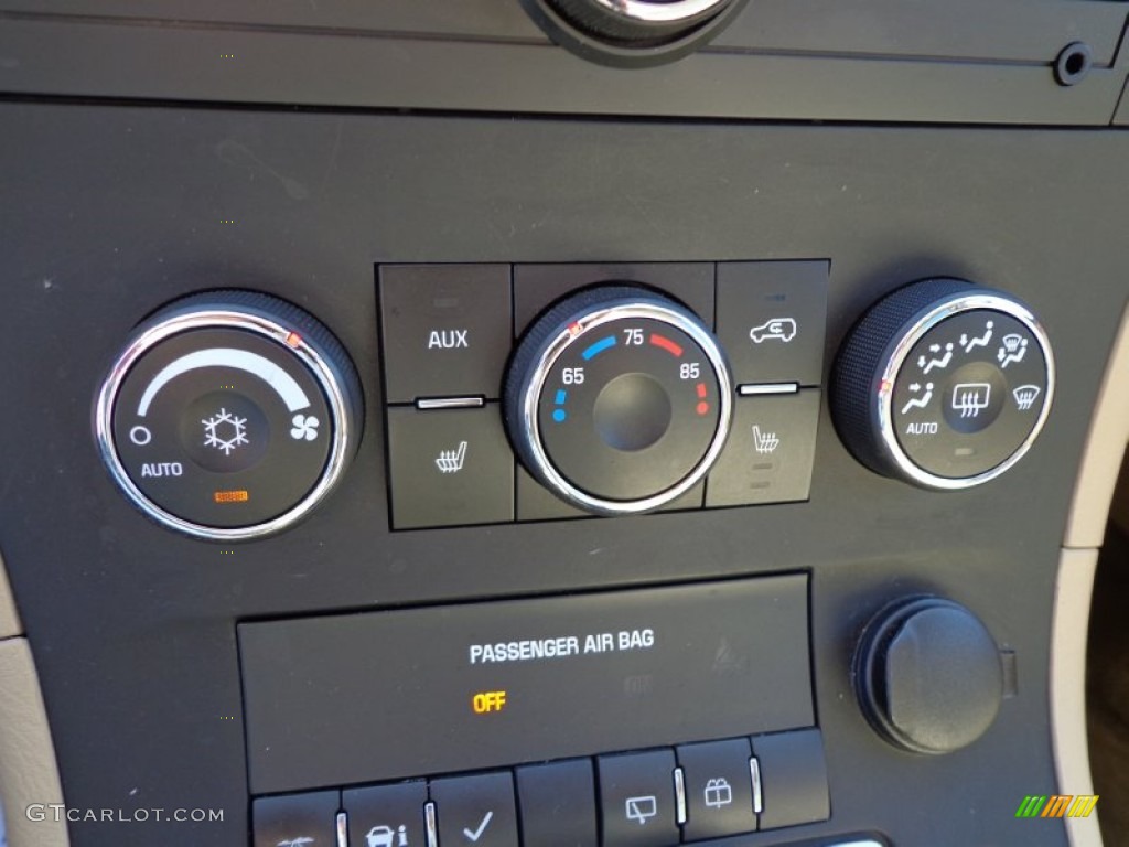 2008 Suzuki XL7 Luxury Controls Photos