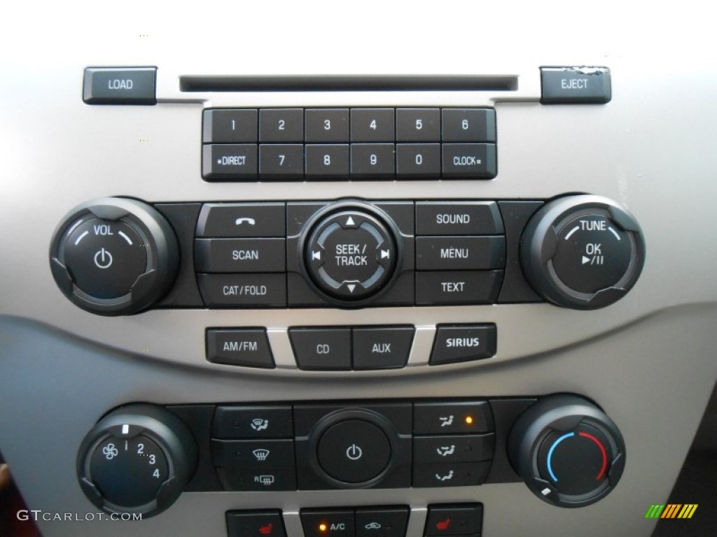 2009 Ford Focus SEL Sedan Controls Photos