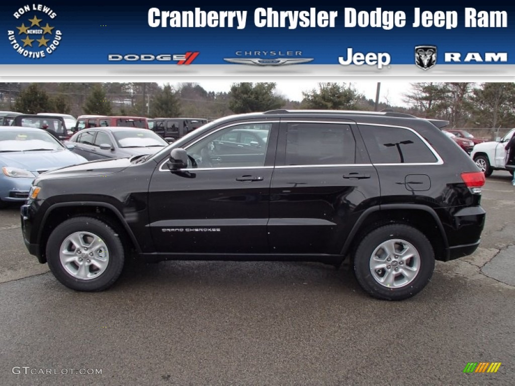 2014 Grand Cherokee Laredo 4x4 - Brilliant Black Crystal Pearl / New Zealand Black/Light Frost photo #1
