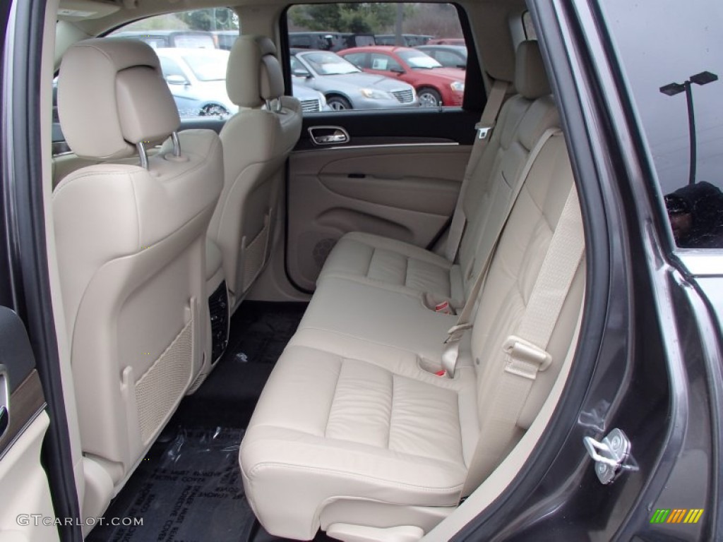 2014 Jeep Grand Cherokee Limited 4x4 Rear Seat Photo #78772031