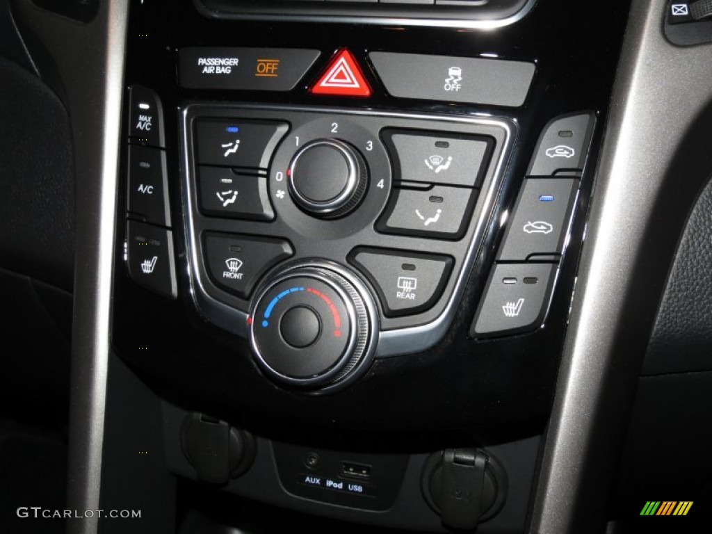2013 Hyundai Elantra GT Controls Photo #78772559