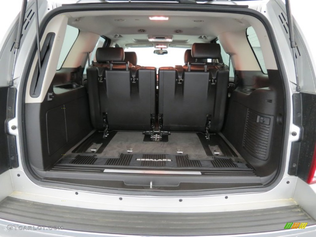 2010 Cadillac Escalade Premium AWD Trunk Photo #78773509
