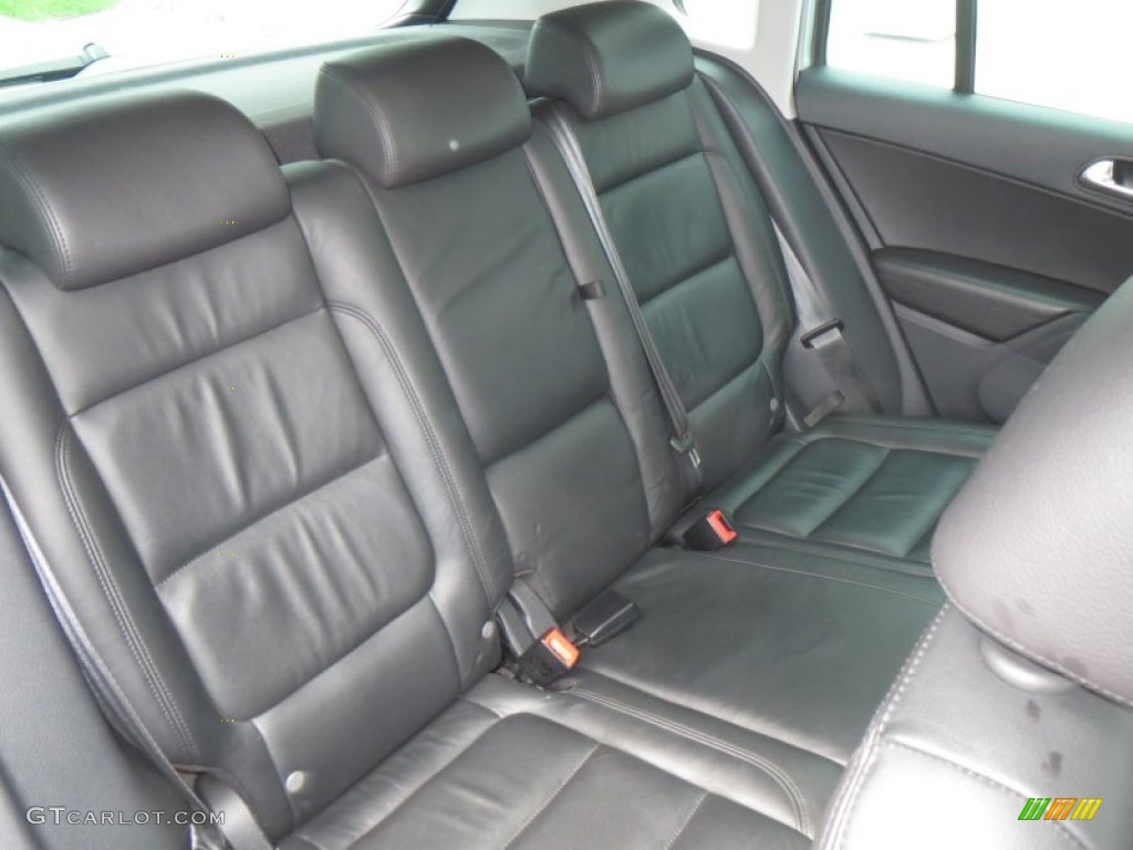 2011 Volkswagen Tiguan SEL Rear Seat Photos