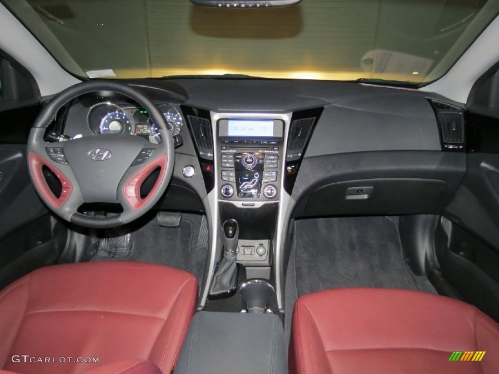 2011 Hyundai Sonata Limited 2.0T Dashboard Photos