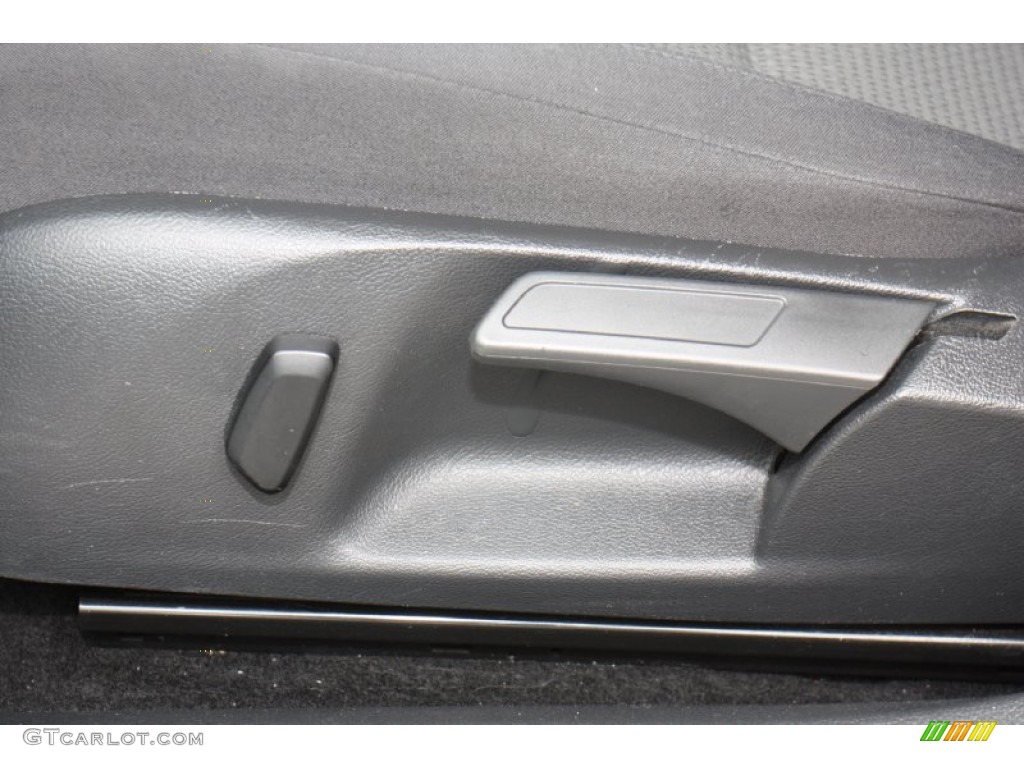 2010 Jetta S Sedan - Platinum Grey Metallic / Titan Black photo #21