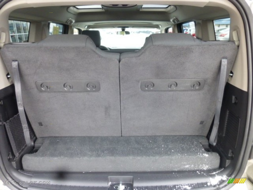 2008 Jeep Commander Sport 4x4 Trunk Photo #78781146