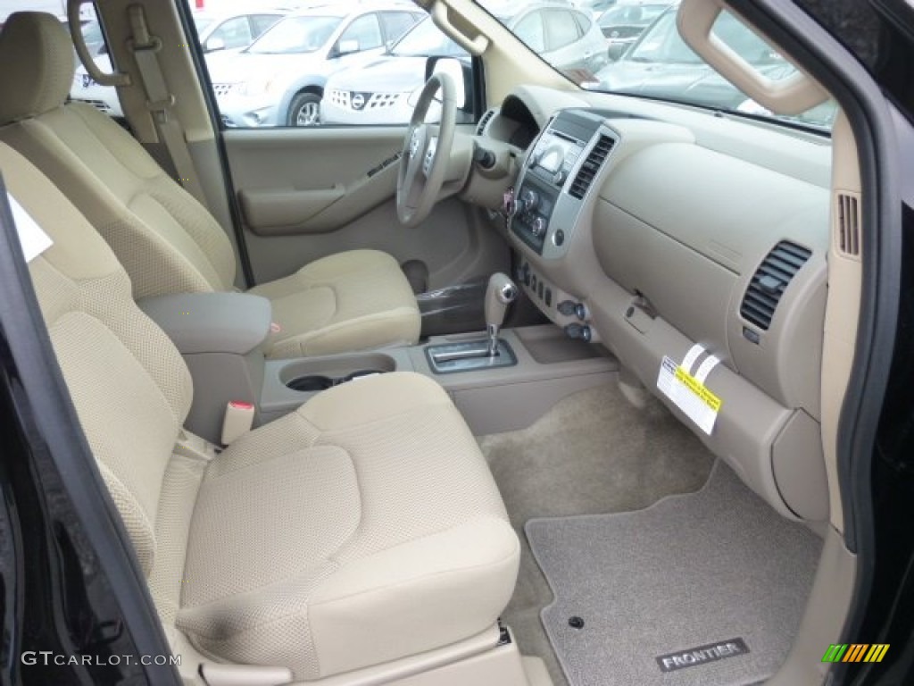 Beige Interior 2013 Nissan Frontier SV V6 Crew Cab 4x4 Photo #78782244