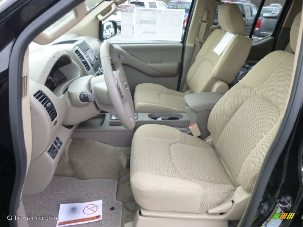 Beige Interior 2013 Nissan Frontier SV V6 Crew Cab 4x4 Photo #78782336