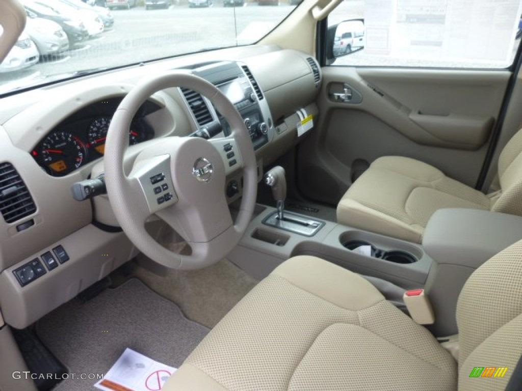 Beige Interior 2013 Nissan Frontier SV V6 Crew Cab 4x4 Photo #78782357