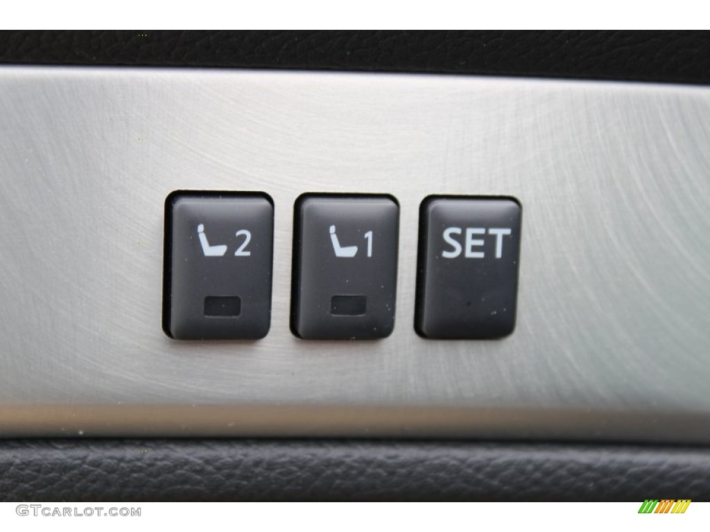 2013 Infiniti G 37 Convertible Controls Photo #78785273