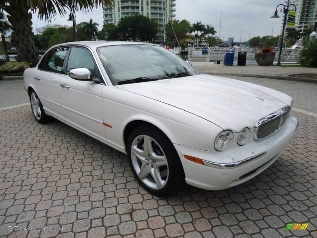 2005 XJ Super V8 - White Onyx / Ivory photo #14