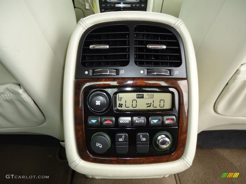 2005 Jaguar XJ Super V8 Controls Photo #78785987