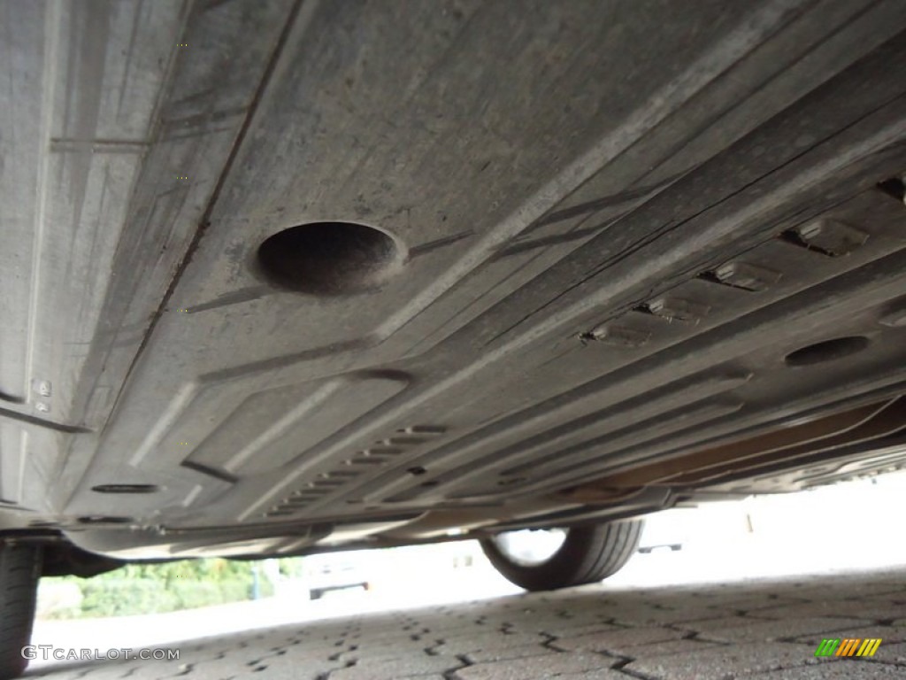 2005 Jaguar XJ Super V8 Undercarriage Photo #78786599