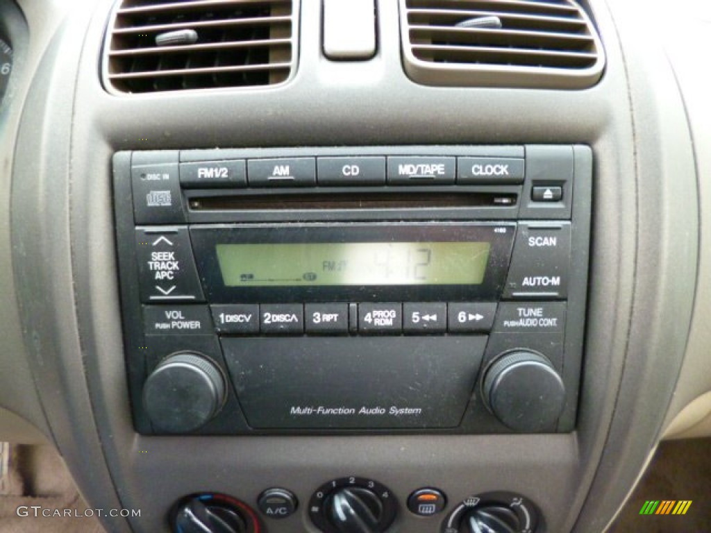 2003 Mazda Protege LX Audio System Photos