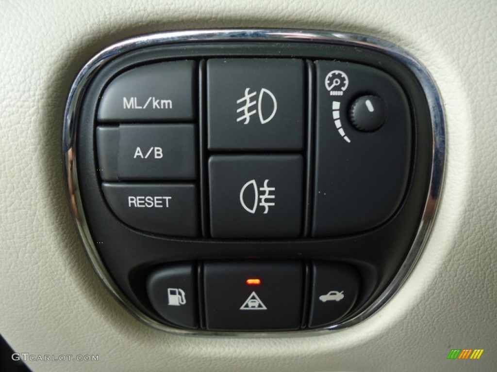2005 Jaguar XJ Super V8 Controls Photo #78787142