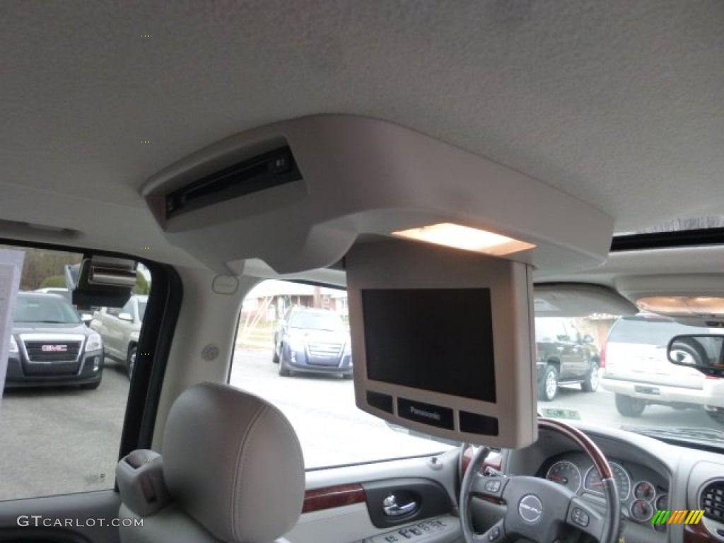 2007 GMC Envoy Denali 4x4 Entertainment System Photos