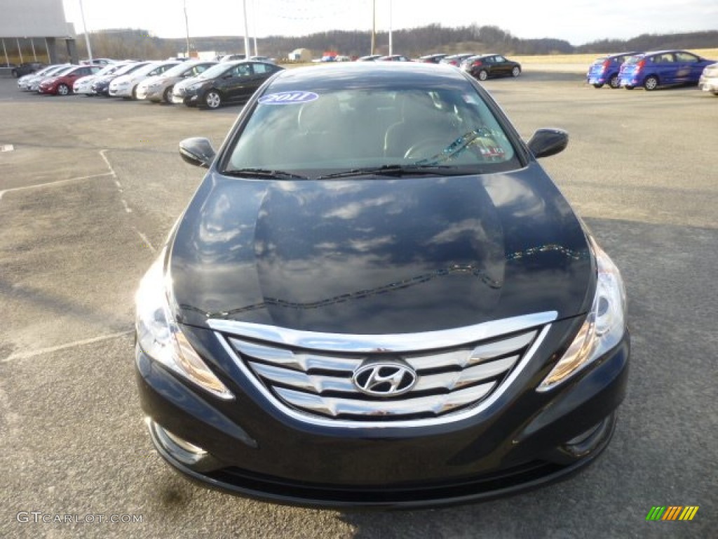 2011 Sonata SE - Midnight Black / Black photo #2