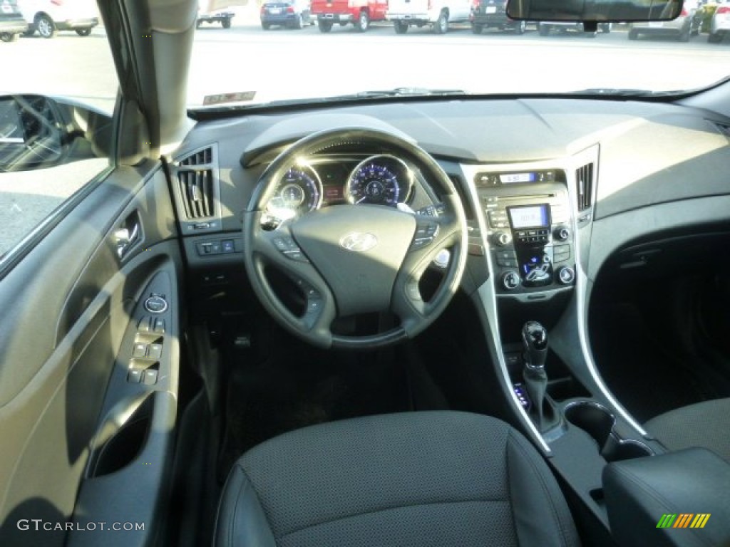 2011 Sonata SE - Midnight Black / Black photo #13