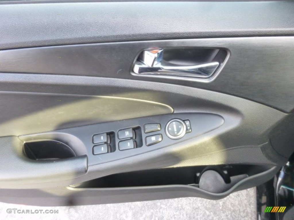 2011 Sonata SE - Midnight Black / Black photo #16