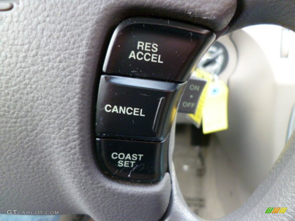 2008 Hyundai Sonata GLS Controls Photos