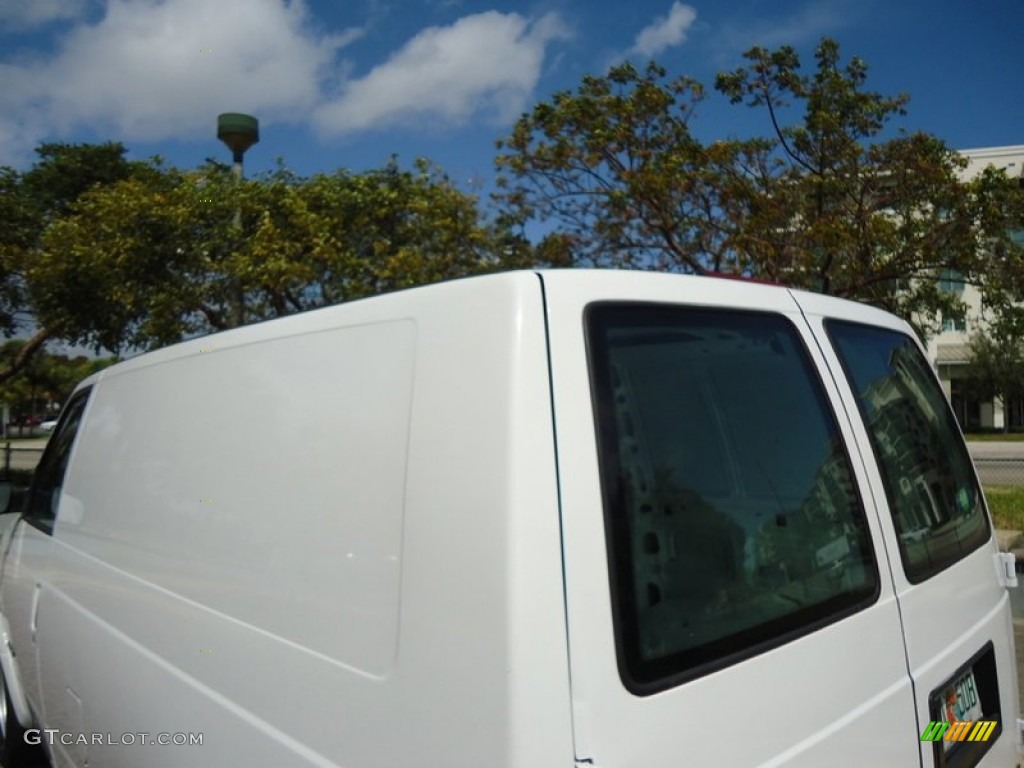 2000 Astro Cargo Van - Ivory White / Blue photo #34