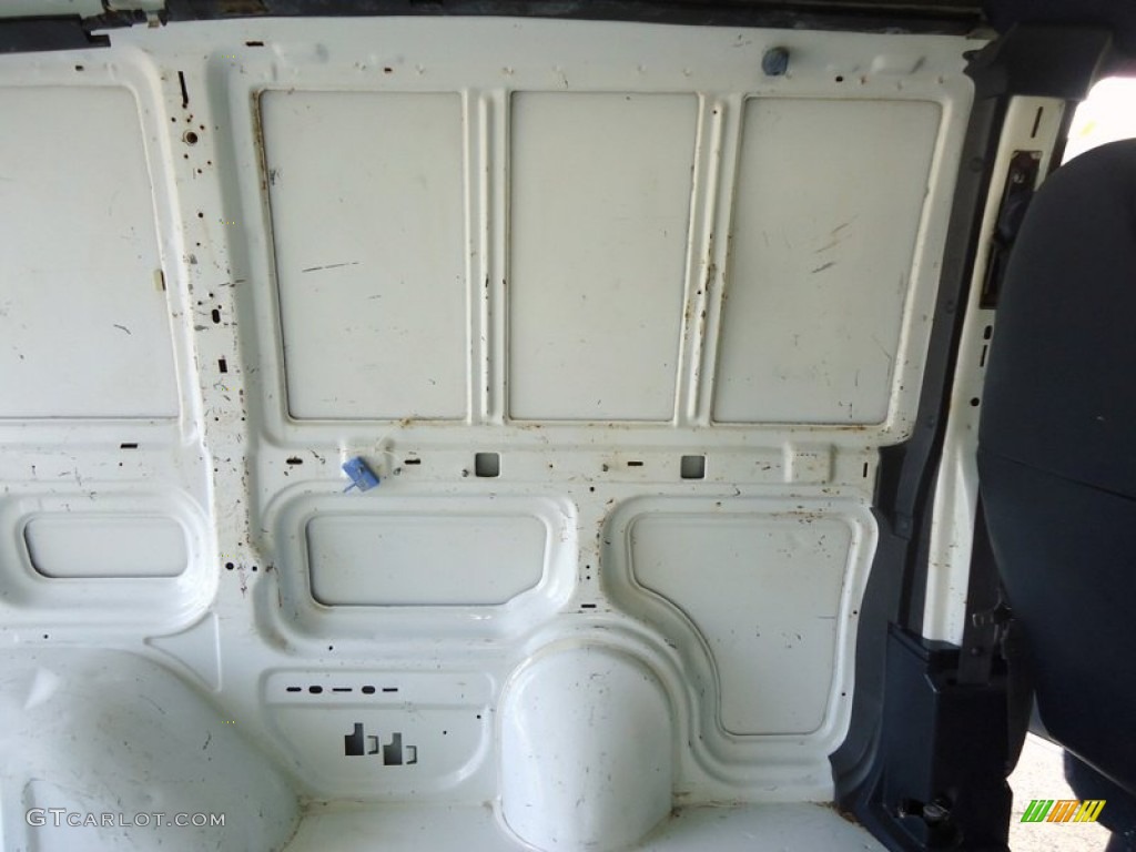 2000 Astro Cargo Van - Ivory White / Blue photo #48