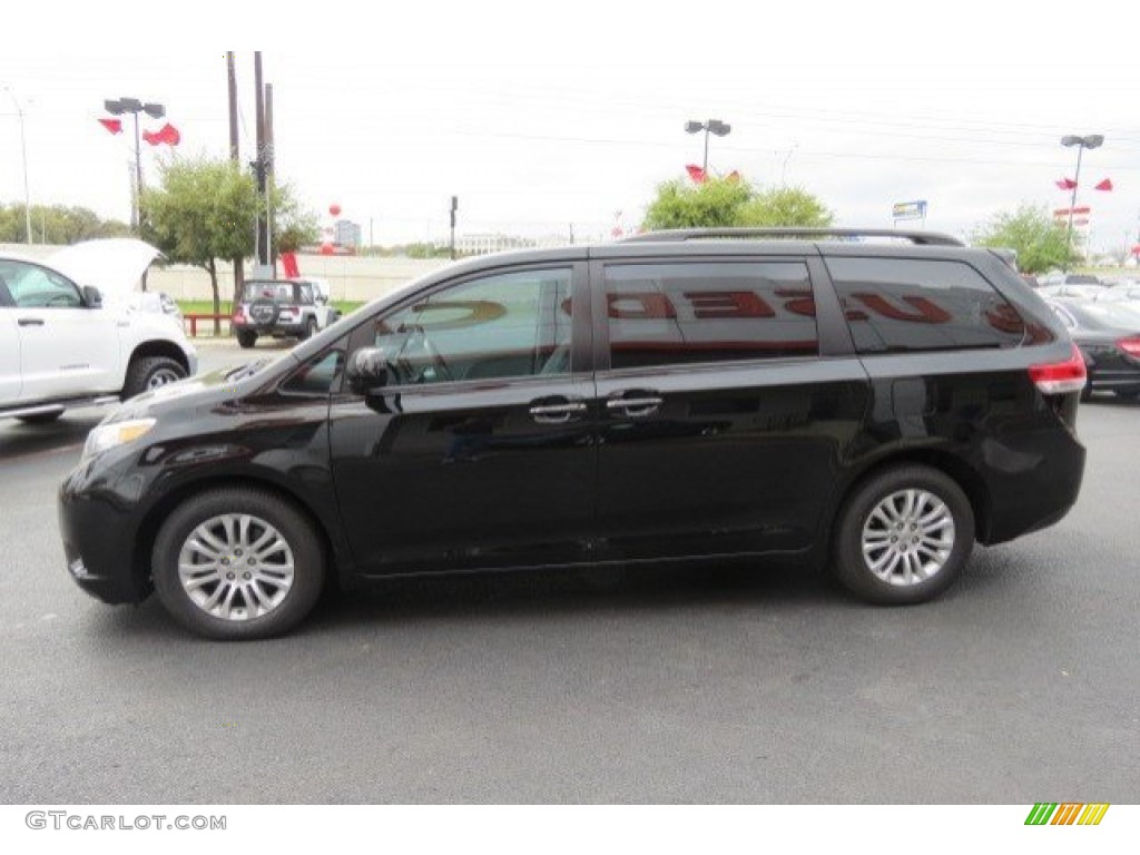 2011 Sienna XLE - Black / Light Gray photo #4