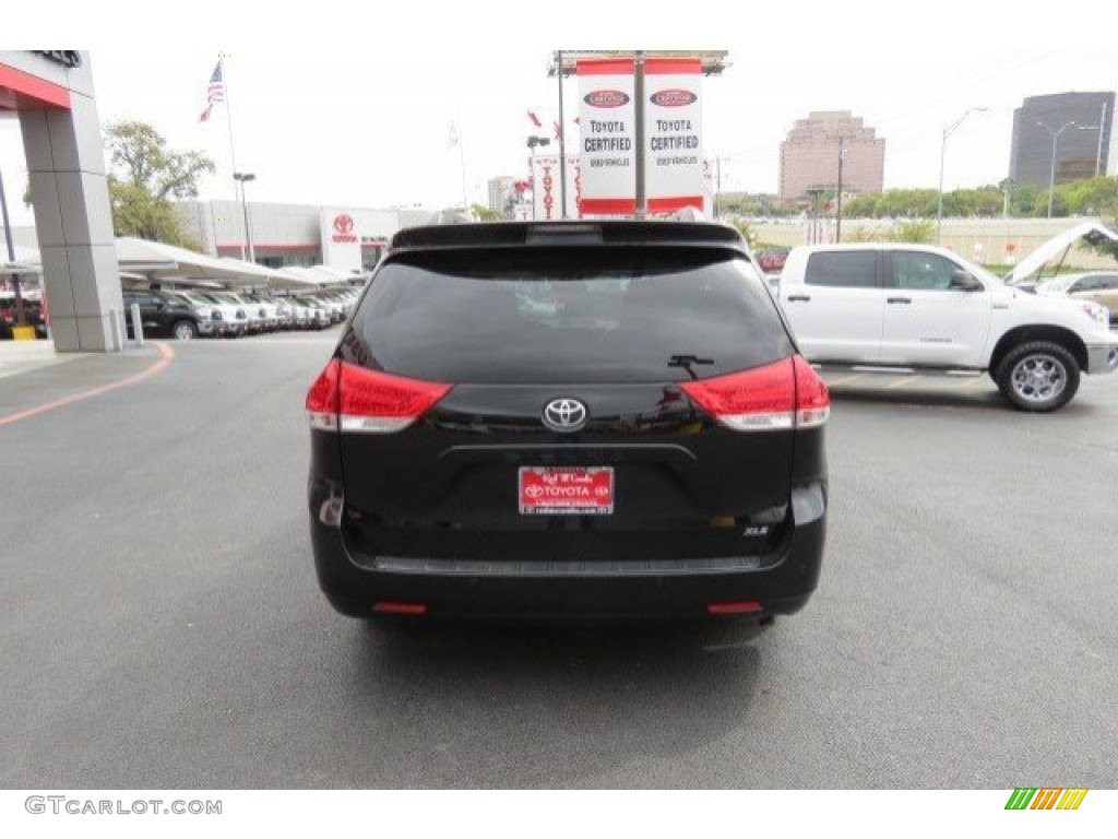 2011 Sienna XLE - Black / Light Gray photo #6