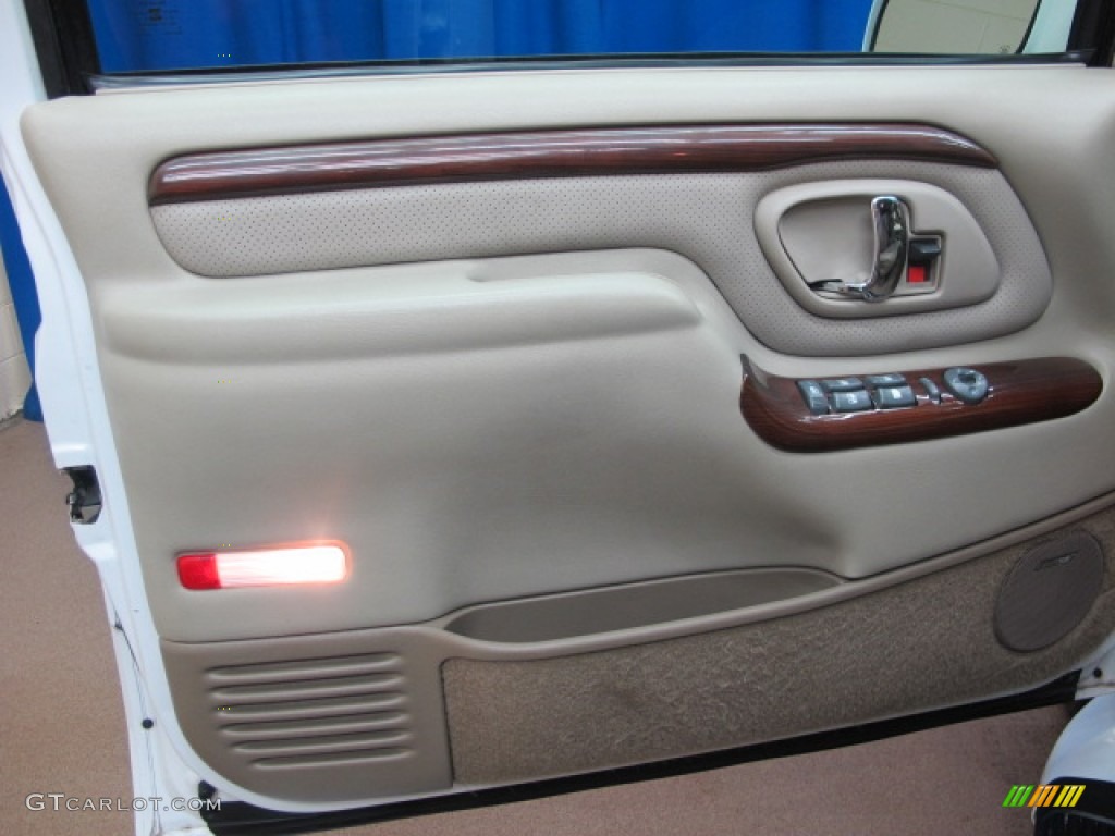 2000 Cadillac Escalade 4WD Door Panel Photos