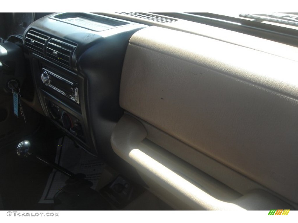 2000 Wrangler SE 4x4 - Desert Sand Pearl / Camel photo #33