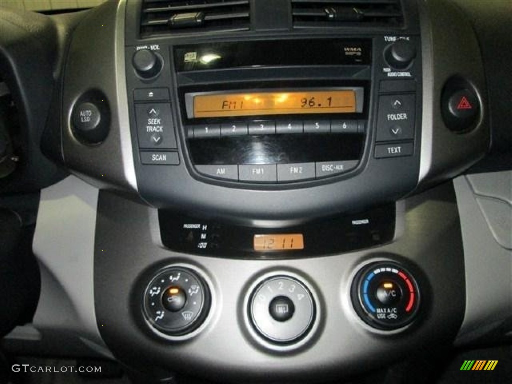 2007 Toyota RAV4 I4 Controls Photos