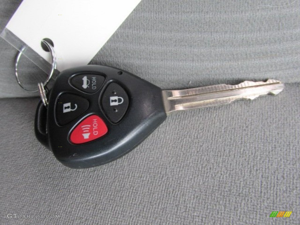 2011 Toyota Corolla LE Keys Photos