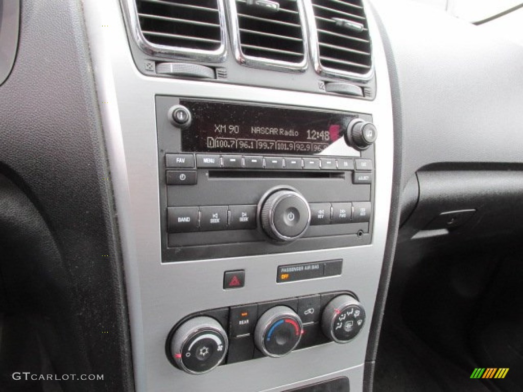 2011 GMC Acadia SLE AWD Controls Photo #78795833