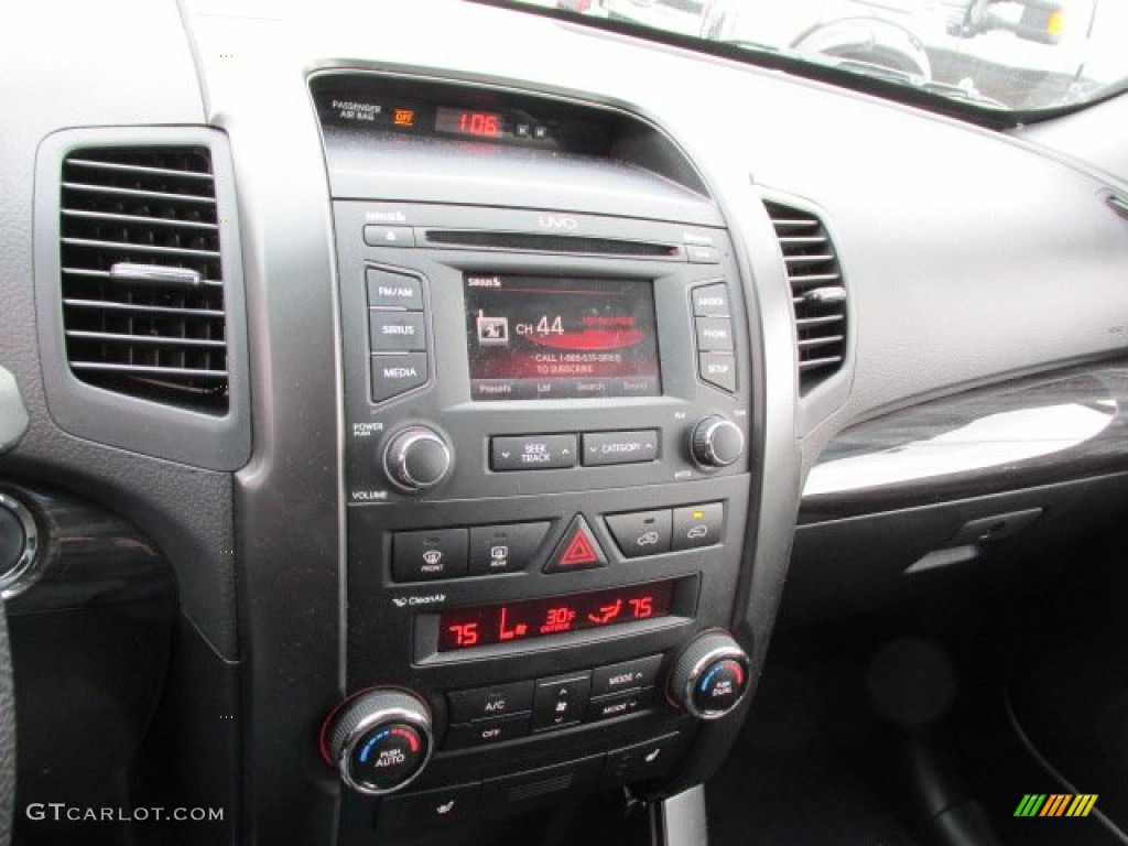 2013 Kia Sorento EX V6 AWD Controls Photo #78796321