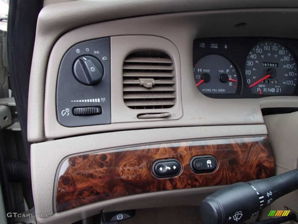 2004 Grand Marquis GS - Gold Ash Metallic / Medium Parchment photo #12