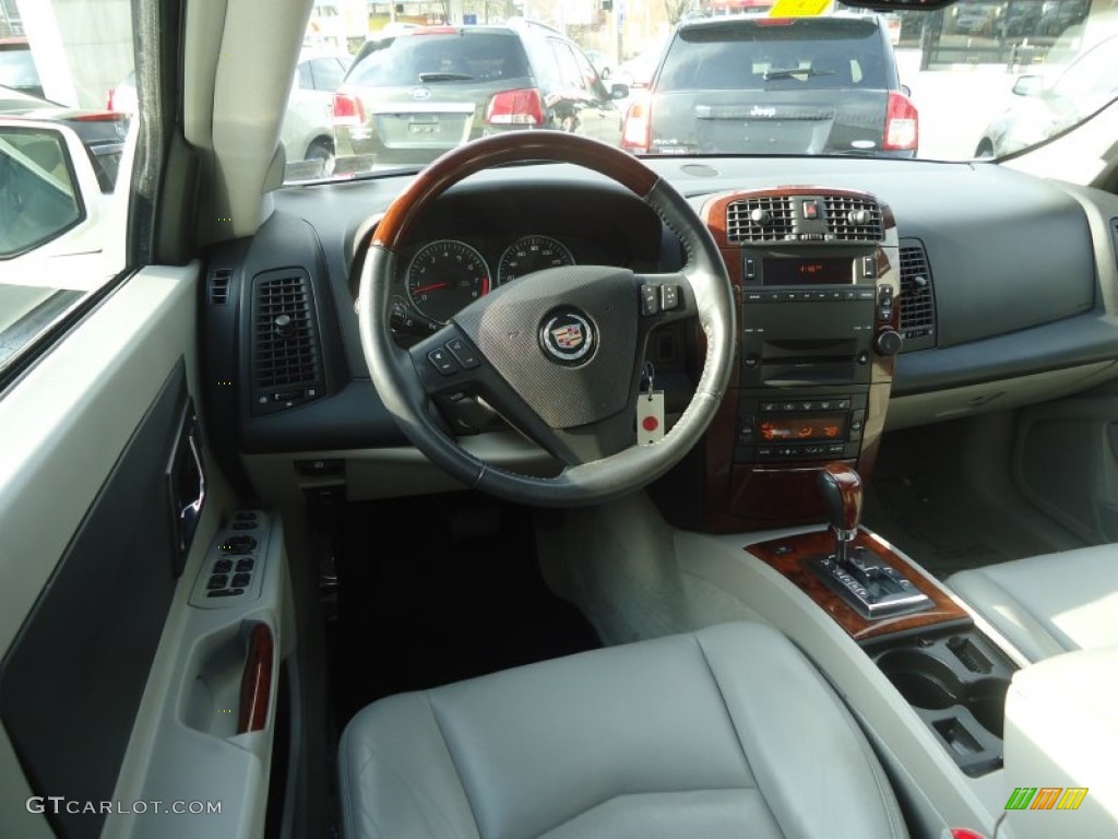 2006 Cadillac SRX V6 Light Gray Dashboard Photo #78798173