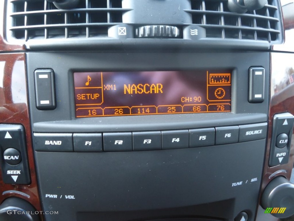 2006 Cadillac SRX V6 Audio System Photos