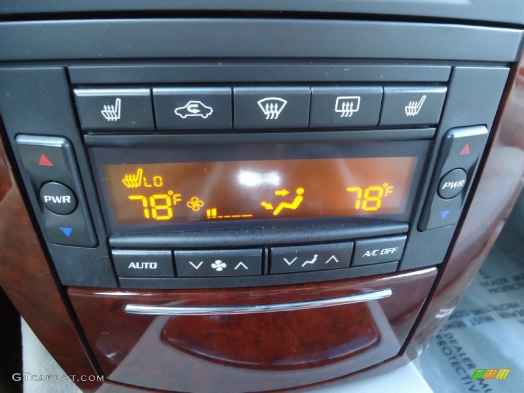 2006 Cadillac SRX V6 Controls Photos