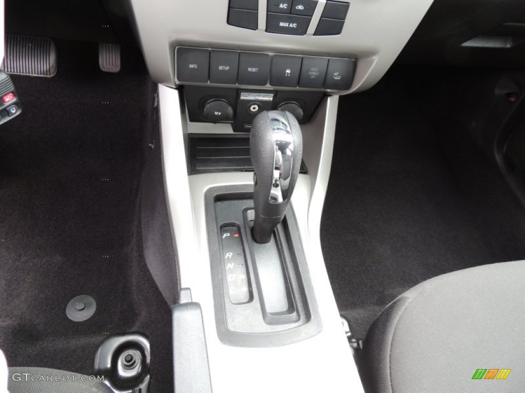 2011 Ford Focus SES Sedan Transmission Photos